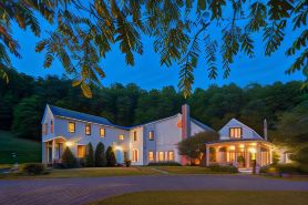 Inn at Silver Maple Farm