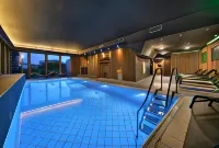 Maxmilian Lifestyle Resort - Wifi