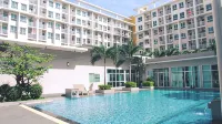 Jpark Residences at Thammasat Rangsit - Pool