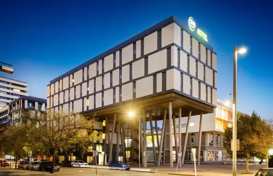 馬塔羅巴塞隆拿民宿酒店