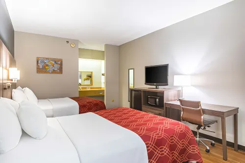Royal Palms Inn Hotels in Stockbridge