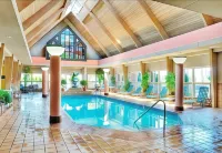 Hawthorn Suites by Wyndham Erie Hotels in Summit Township