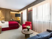 Edelweiss Manotel Hotels near Palazzo