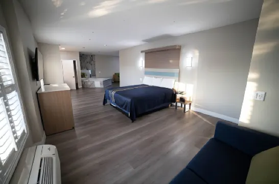 Mid City Inn & Suites Pico Rivera