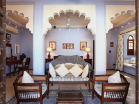 ラウラ ナーライ パリのホテル