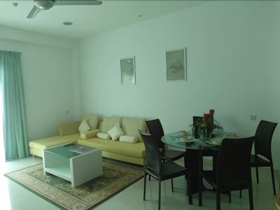 2 Bedroom Apartment - 1 King & 2 Single Beds