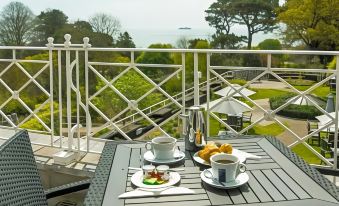 Cliffden Hotel