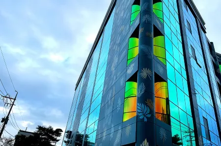 Gallery In Hotel Отели рядом с достопримечательностью «Yeongnangho»