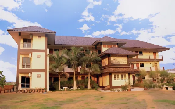 บ้านชมภูรีสอร์ท โรงแรมในนครนายก