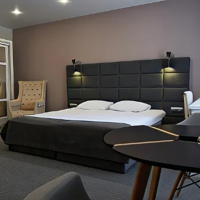 Park Side Inn Hotels near Skeyt-Park