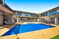 Moonlight Bay Apartments Hotels in Rye