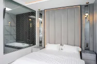 Chloe W Villa Hotels in Medan