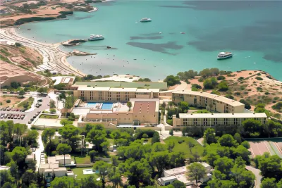 호텔 플라야솔 칼라타리다 Cala Vadella Viewpoint 주변 호텔