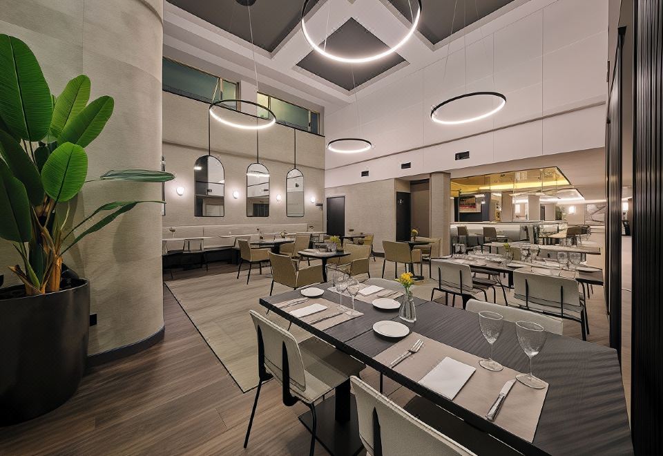 2. 라파엘호텔레스 ..