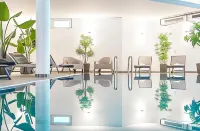 AlpenParks Hotel & Apartment Alpendorf - Pool