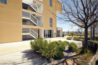 Apparthotel Séjours & Affaires Manosque Hotels in Niozelles