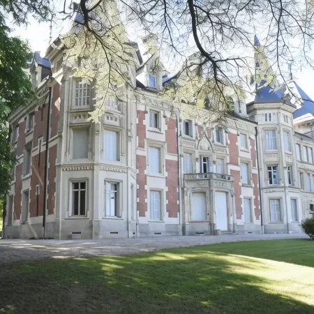 Château de Varambon - Chambres d'hôtes et séminaires d'Entreprise Hotels in Ain
