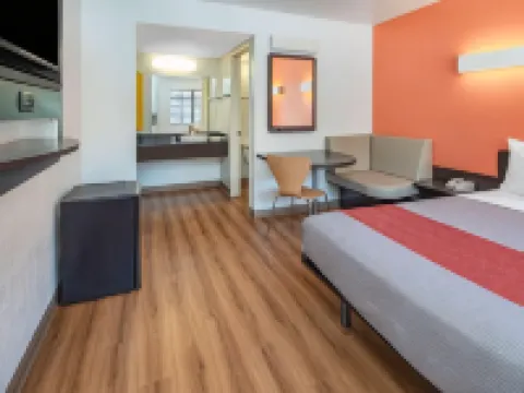 Motel 6 Thousand Oaks, CA Hotels in Thousand Oaks