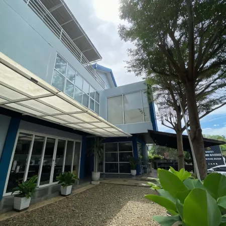 Grand Mahoni Hotel