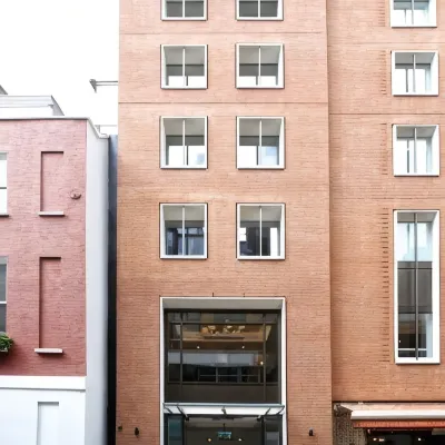 โรงแรม เดอะ Z Hotel Tottenham Court Road โรงแรมใกล้คาร์นาบีสตรีท