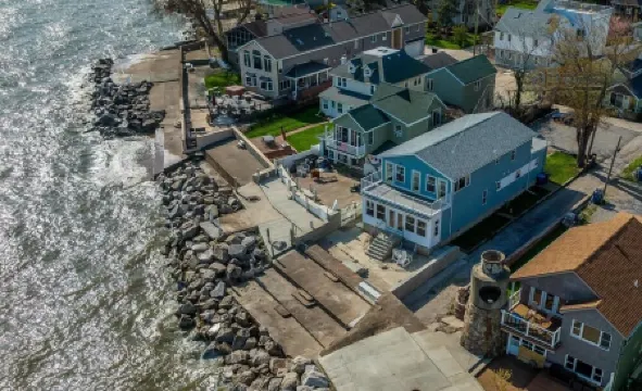 Waterfront Cottage on Lake Erie