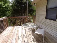 Peaceful Vintage Library Getaway near Town Hotels in Putnam County