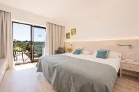 Hotel Playa Mondrago Hotel dekat Ses talaies De Can Jordi