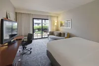 Courtyard Atlanta Marietta/I-75 North Hotels near Hornet Village Suites