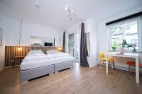 Favorite Stays - Neuss Furth Hotels in Neuss