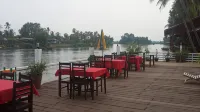 Sengahloune Villa Hotels in Khon