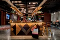 Moxy Chattanooga Downtown - بار