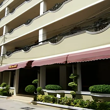 LK Royal Suite