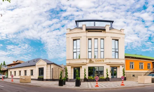 Lion's Hotel