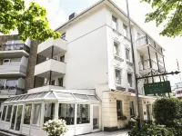 Hotel Marienthal Garni Hotels near Blohms Park