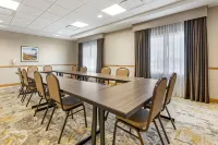 Best Western Plus at la Crescent Event Center Hotels in Pleasant Hill Township