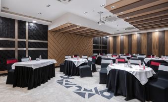 The Suncourt Hotel Yatri