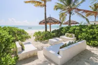 The Loop Beach Resort- Adults Only - Strand