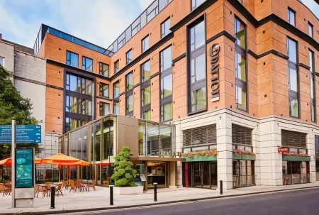 The Grafton Hotel Отели рядом со станцией Grand Canal Dock Dart Station