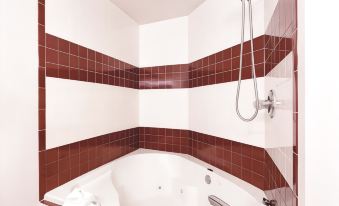 La Quinta Inn & Suites by Wyndham - Tampa South - Hizvo