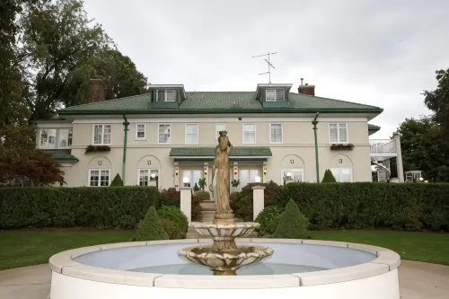The Belvedere Inn & Restaurant Hotels in Ganges Township