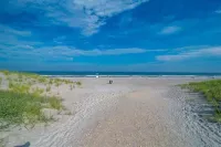 Beach Bungalow -- 1.5 Blocks to Beach!