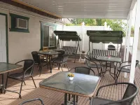 Western Motel LLC - 2-Star