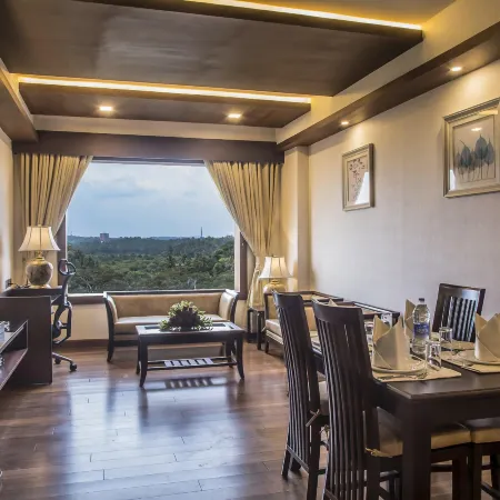 Kpm Tripenta Hotel
