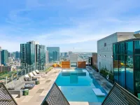 1BR Condo on Rainey St with Pool & Views Hotels in Rainey Street Historic District