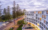 Scenic Hotel Te Pania Hotels near Pania of the Reef