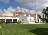 Silver Seahorse Garden Retreat Hotel di Atouguia da Baleia