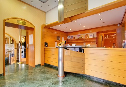 호텔 코롯 외관 야경 이미지