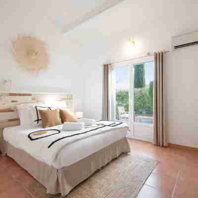 Villa B Rooms