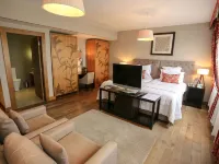تيجرليلي Hotels near قاعة أوشر