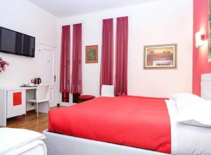 Lia Rooms